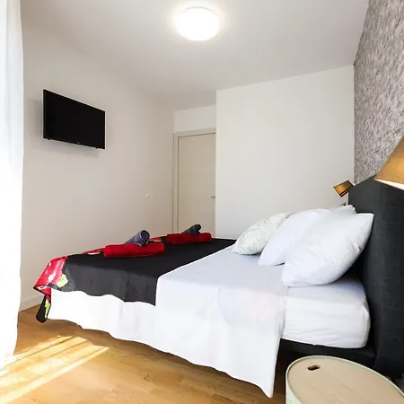 Ana דירה זאדאר